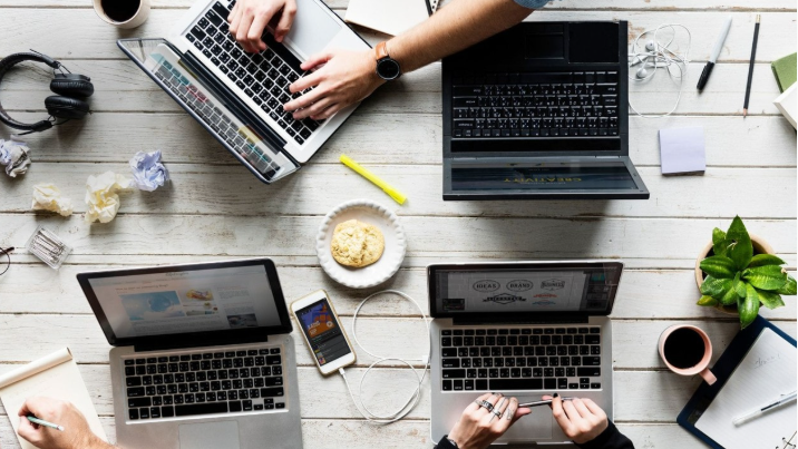 Masa Depan Jurnalisme: Menyesuaikan Diri dengan Era Digital dan AI